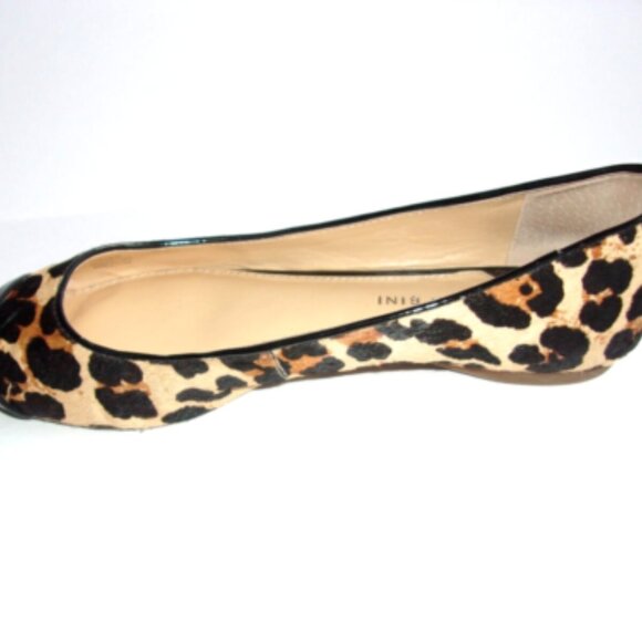 Pre-Owned Gianni Bini Women's Cheetah Calf Hair Leather Flats, Size 8-1/2 M - Picture 5 of 10